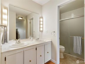 2565 Dexter Avenue N 103, Seattle WA 98109