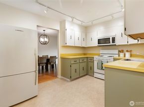 2565 Dexter Avenue N 103, Seattle WA 98109