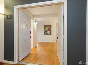 2565 Dexter Avenue N 103, Seattle WA 98109