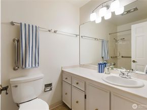 2565 Dexter Avenue N 103, Seattle WA 98109