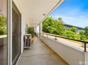 2565 Dexter Avenue N 103, Seattle WA 98109