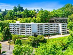 2565 Dexter Avenue N 103, Seattle WA 98109