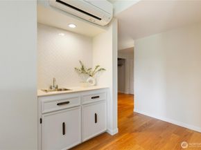 2565 Dexter Avenue N 103, Seattle WA 98109