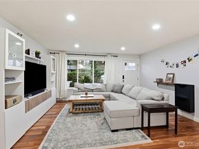 422 216th Street SW, Bothell WA 98021