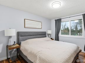 422 216th Street SW, Bothell WA 98021