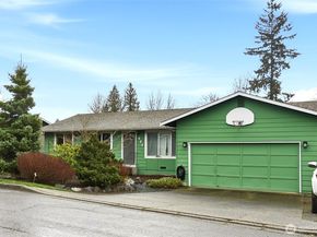422 216th Street SW, Bothell WA 98021