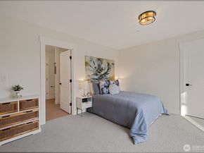 815 130th Avenue NE, Bellevue WA 98005