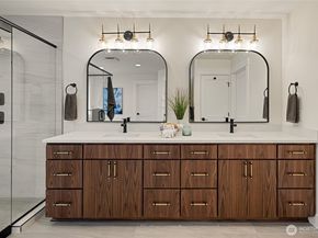 815 130th Avenue NE, Bellevue WA 98005