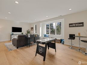 815 130th Avenue NE, Bellevue WA 98005