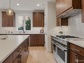 815 130th Avenue NE, Bellevue WA 98005