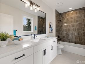 815 130th Avenue NE, Bellevue WA 98005