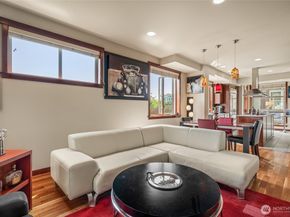 718 Nob Hill Avenue N A, Seattle WA 98109