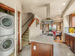 718 Nob Hill Avenue N A, Seattle WA 98109