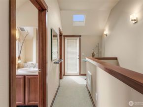 718 Nob Hill Avenue N A, Seattle WA 98109