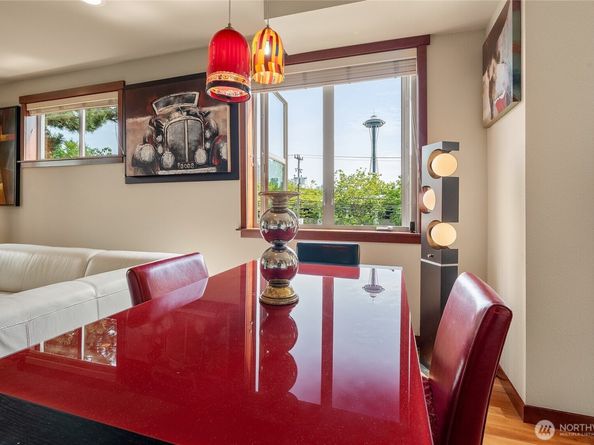 718 Nob Hill Avenue N A, Seattle WA 98109