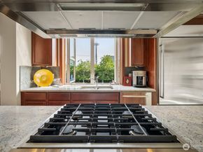 718 Nob Hill Avenue N A, Seattle WA 98109