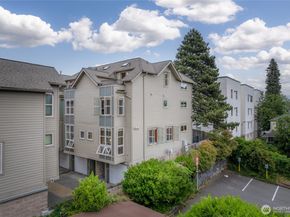 718 Nob Hill Avenue N A, Seattle WA 98109