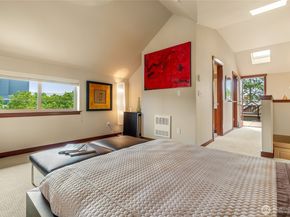 718 Nob Hill Avenue N A, Seattle WA 98109