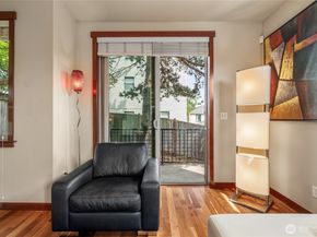 718 Nob Hill Avenue N A, Seattle WA 98109