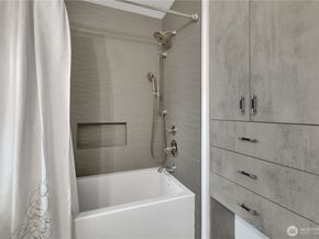 26424 107th Avenue SE, Kent WA 98030