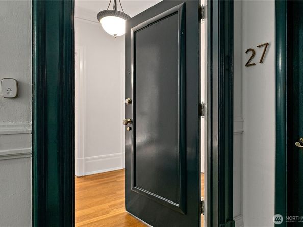 615 Boren Avenue 27, Seattle WA 98104