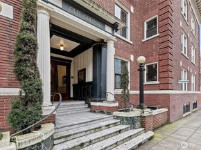 615 Boren Avenue 27, Seattle WA 98104