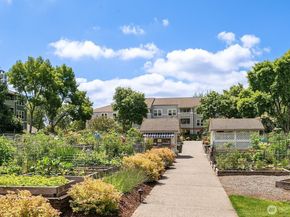22472 SE Highland Circle 2367, Issaquah WA 98029