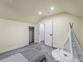 10230 62nd Avenue S, Seattle WA 98178