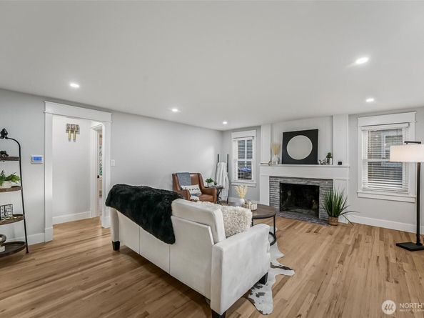 10230 62nd Avenue S, Seattle WA 98178