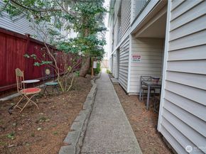 633 NW 85th Street 102, Seattle WA 98117