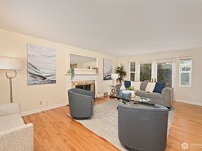 8222 38th Avenue NE, Seattle WA 98115