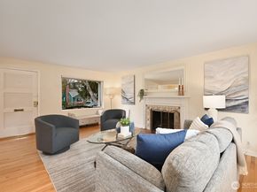 8222 38th Avenue NE, Seattle WA 98115