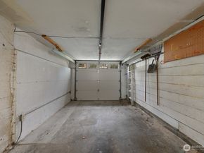 8222 38th Avenue NE, Seattle WA 98115