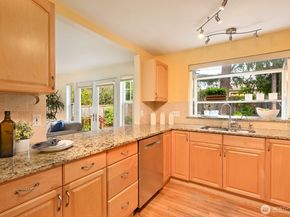 8222 38th Avenue NE, Seattle WA 98115