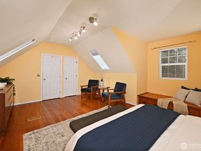 8222 38th Avenue NE, Seattle WA 98115