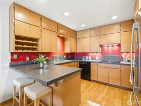 620 W Mercer Place 2B, Seattle WA 98119
