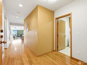 620 W Mercer Place 2B, Seattle WA 98119