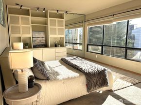 620 W Mercer Place 2B, Seattle WA 98119