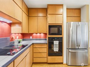 620 W Mercer Place 2B, Seattle WA 98119