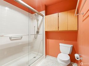 620 W Mercer Place 2B, Seattle WA 98119