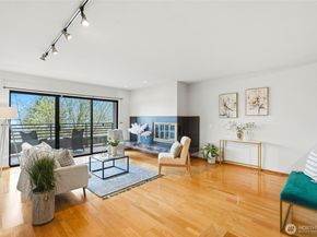 620 W Mercer Place 2B, Seattle WA 98119