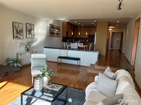 620 W Mercer Place 2B, Seattle WA 98119