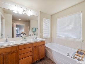 1346 32nd Place NE, Auburn WA 98002