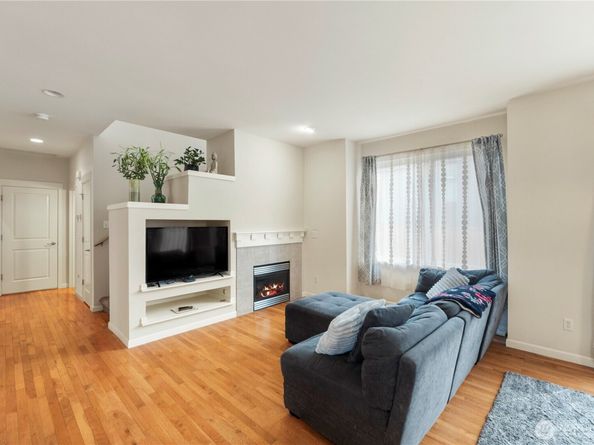 1346 32nd Place NE, Auburn WA 98002