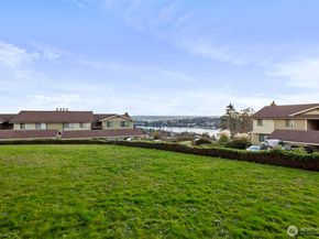 3570 Narrows View Lane 104, Bremerton WA 98310