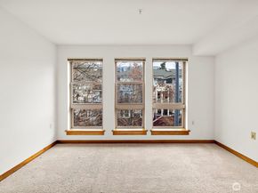 827 Hiawatha Place S 313, Seattle WA 98144