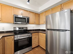 827 Hiawatha Place S 313, Seattle WA 98144