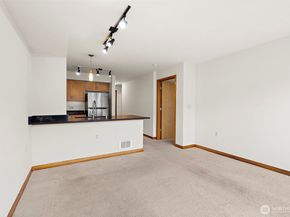 827 Hiawatha Place S 313, Seattle WA 98144