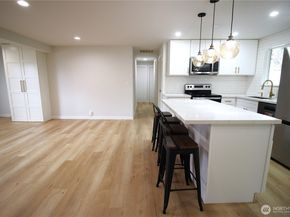 35030 19th Avenue SW, Federal Way WA 98023