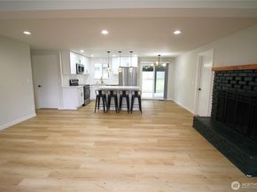 35030 19th Avenue SW, Federal Way WA 98023